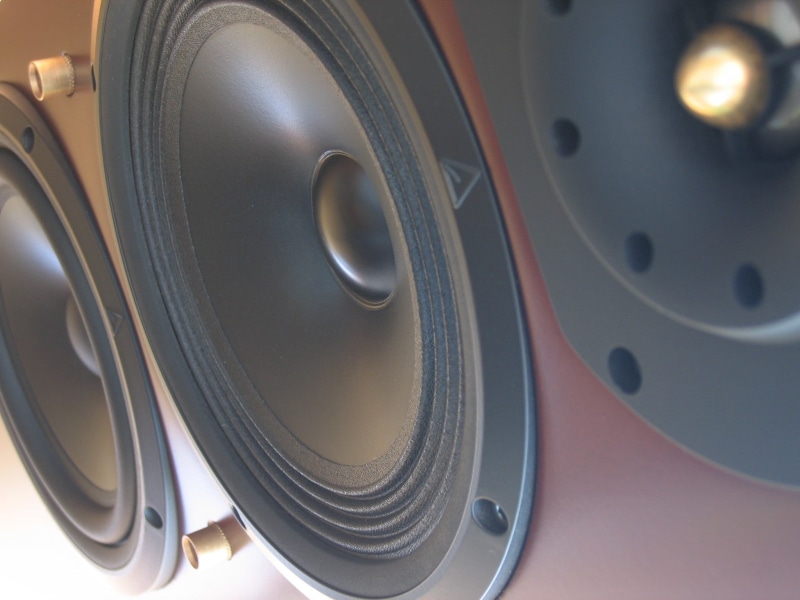 speakers, indoors, speaker, 1080P, selective focus, technology, equipment, audio, backgrounds, metal, no people, extreme close-up, close-up, studio shot