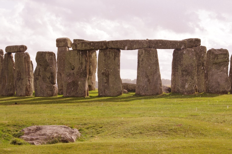 prehistoric, ancient history, old ruin, architectural column, britain, the past, landmark, stone, archaeology, land, ancient, architecture, plant, travel destinations