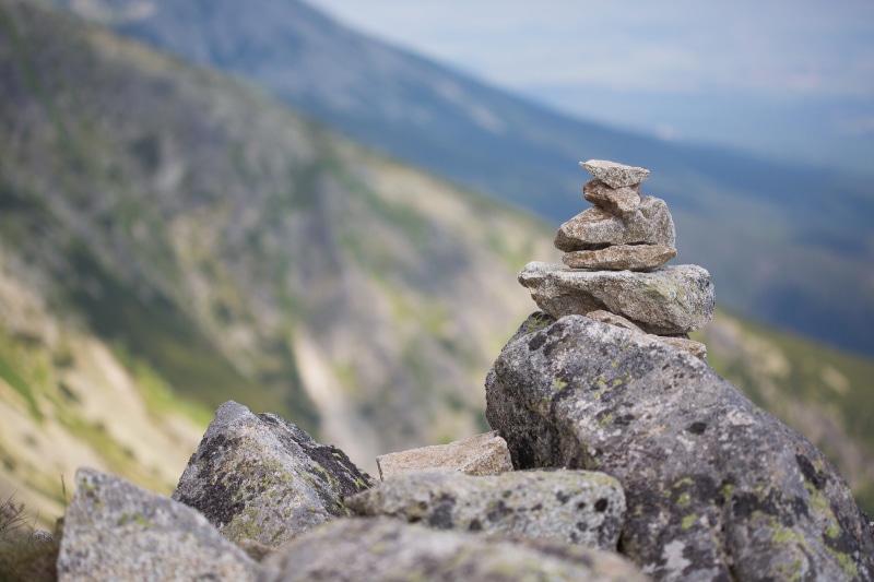 focus on foreground, mountain, stone, zen-like, art, landscape, nature, mystery, scenics, balance, stack, 4K, rocks, mountains, rock - Object, selective focus