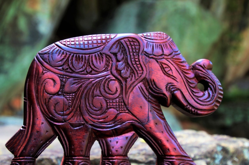 mammal, rzeżbione, sri lanka, nature, animal, animal themes, close-up, the statue, single object, decoration, the art of, statue, outdoors, elephant, brown