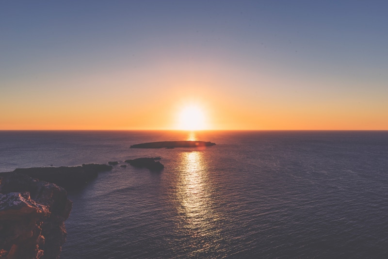 island, sunlight, summer, rock, tranquil scene, nature, body of water, no People, coastline, horizon, tranquility, 5K, sun, photography, scenics - nature