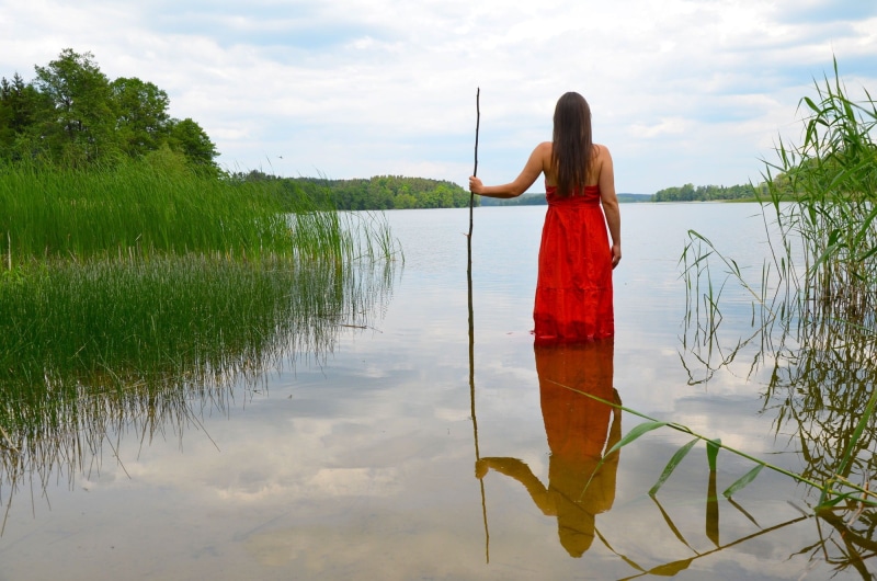 girl, women, photo, character, scenics - nature, the wave is reflected, body, cloud - sky, standing, reflection, water, hairstyle, travel, beauty, tree