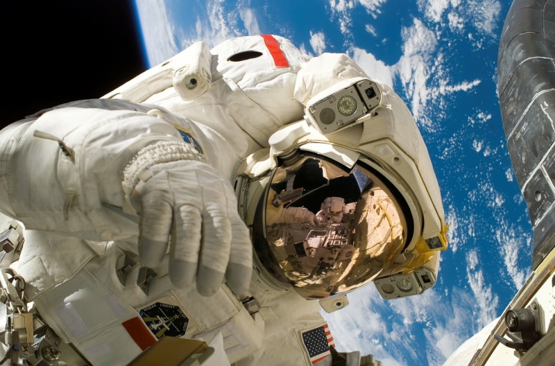 flight, instrumento, astronaut, reflection, space, the spacewalk, helmet, ISS, costume, 1080P, open space, the international space station, the suit, visor
