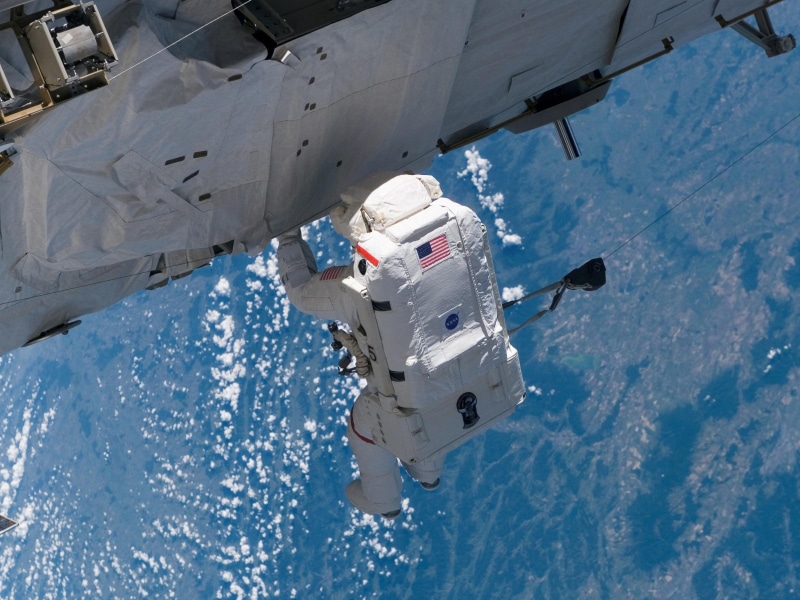 pack, outdoors, international space station, military training, aerospace industry, inserting, 1080P, tether, shipping, mode of transportation, day, transportation