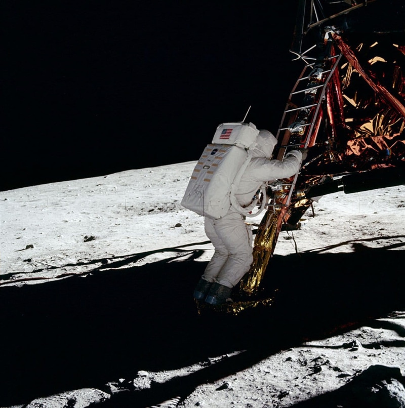 outdoors, space exploration, step, Space Suit, space travel, construction site, night, universe, snow, ship, black background, winter, ladder, apollo, Astronaut