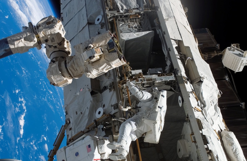 astronautics, floating, transportation, air vehicle, fuel and power generation, discovery, low angle view, outside, outdoors, space, sunlight, universe