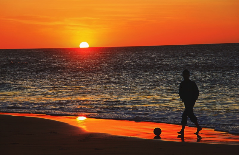 beach, orange color, man, beauty in nature, outdoors, ocean, silhouette, shore, idyllic, 5K, horizon, sky, photography, reflection, water, lifestyles