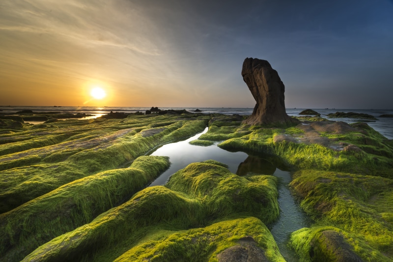 the sea, body, hour, formation, scenics - nature, asia, summer, brown, adventure, non-urban scene, outdoors, the ocean, sand, land, sunrise, beach, province
