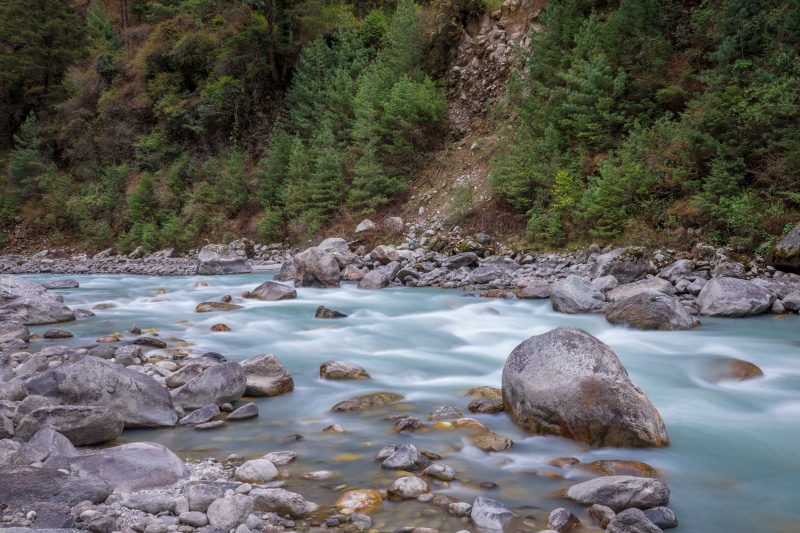 lake, outdoors, ebc, canyon, khumbu, 5K, mountains, trek, travelling, koshi, things, tree, everest  base  camp, cloud, beside, sony  a7, 70mm, mount, mountainside