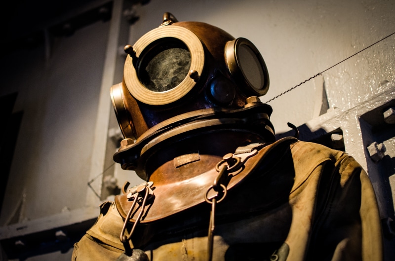 deep, rescue worker, costume, diver, aquatic, antique, 4K, adult, obsolete, sign, expertise, dive, scuba diving, protective workwear, water, brass, historic
