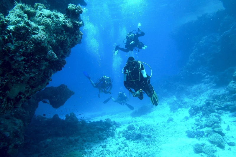 unrecognizable person, swimming, undersea, diver, nature, water, marine, scuba diving, people, 4K, men, divers, aquatic sport, diving equipment, sea, group of people