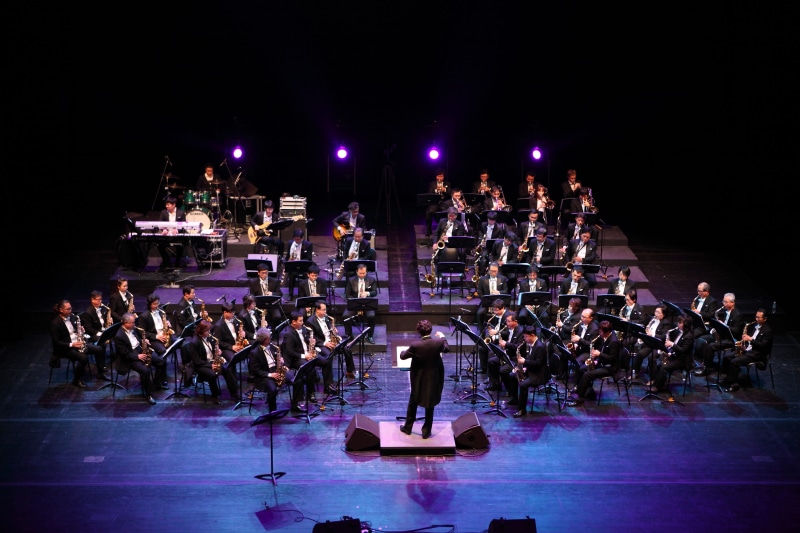crowd, orchestra, Saxophone, night, men, event, light, music festival, 5K, maestra, separated by commas orchestra, Music, popular music concert, stage - performance space
