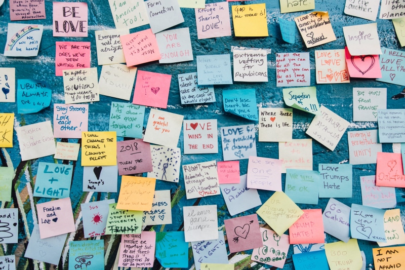 inspire, full frame, inspiration, note - message, vote, election, mid-term, bulletin board, post-it, note, notes, non-western script, political, dream