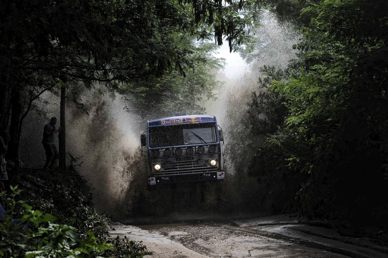 blue, outdoors, travel, 4x4, old, red, Paris-Dakar, bull, bus, white, land Vehicle, dirt Road, motion, forest, mode of Transport, sunlight, tree, KAMAZ