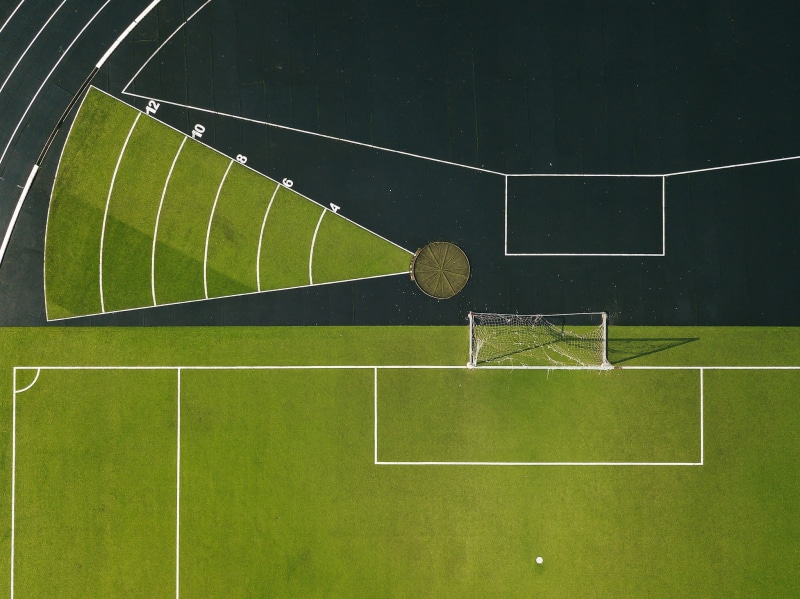 tennis ball, net - sports equipment, no people, playing field, court, outdoors, sport, plant, nature, stadium, green color, 1080P, sports equipment, absence