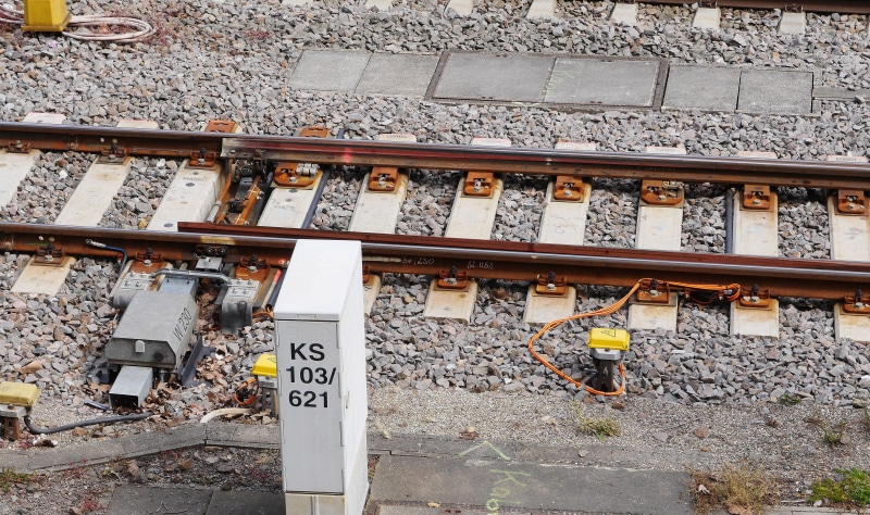 architecture, deutsche bahn, switchbox, switching devices, concrete sleepers, rust, track construction, 4K, outdoors, no people, solid, sign, metal, linkage