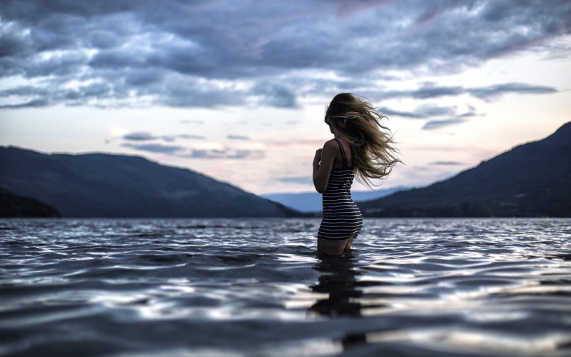adult, hairstyle, sky, 1080P, beauty in nature, women, vacations, outdoors, holiday, water, waterfront, lifestyles, mountain, real people, leisure activity