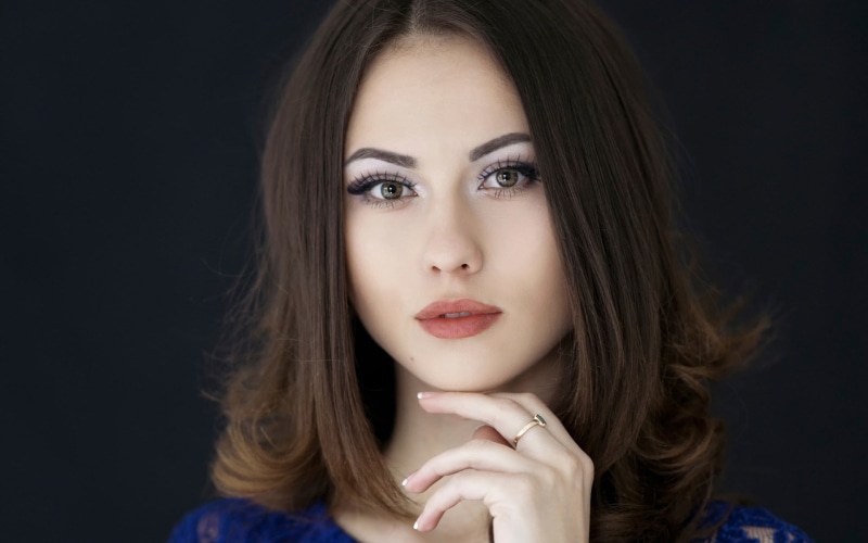 hairstyle, hair, adult, luxury, beauty, contemplation, portrait, nail, 1080P, fashion, long hair, one person, beautiful people, front view, human body part