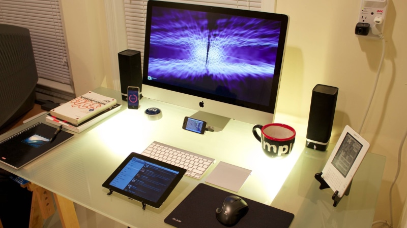 wireless technology, computer equipment, flat screen, lighting equipment, computer keyboard, electric lamp, connection, computer monitor, 2K, apple, keyboard