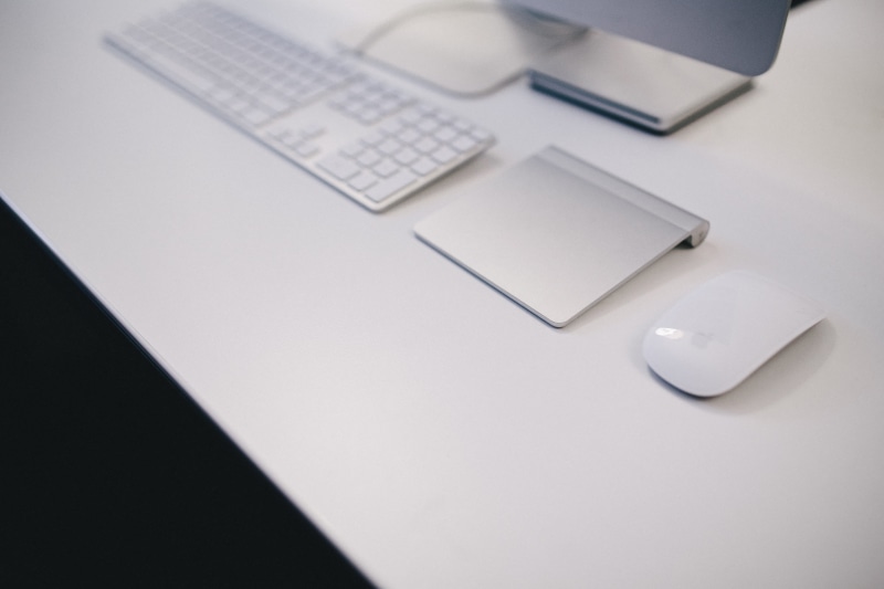 small group of objects, computer, magic mouse, Details, Apple iMac, computer Monitor, no People, office, communication, Apple, 5K, tech, table, computers