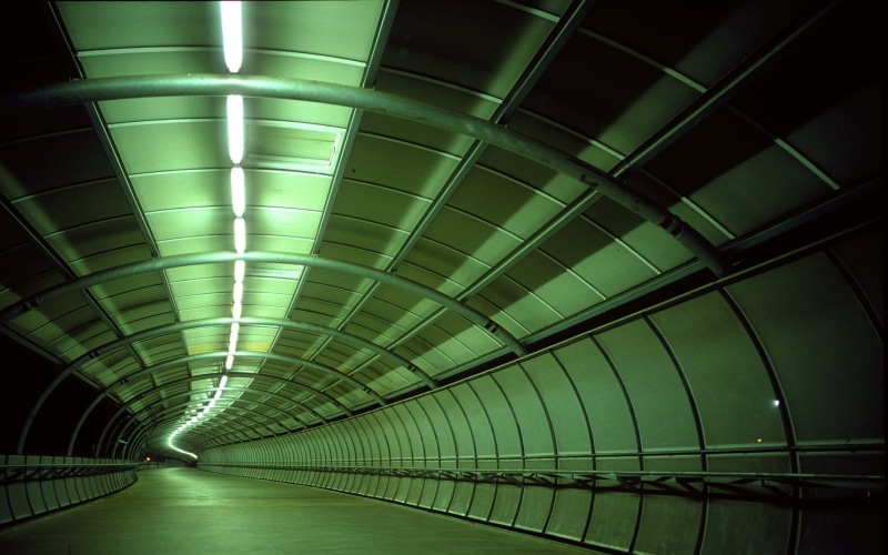 direction, light - natural phenomenon, pattern, empty, photography, urban, indoors, architecture, ceiling, arch, 1080P, illuminated, city, subway, fluorescent light