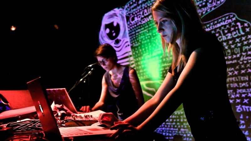 laptop, club dj, dark, show, night, real people, computer, working Late, internet, girls, men, technology, black, working, s, young men, young Adult, fun