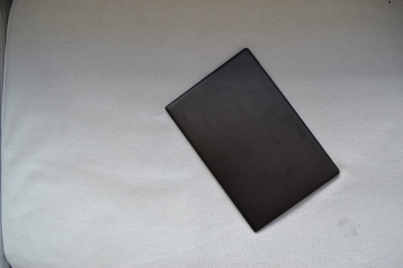 copy space, shape, geometric shape, design, gray, black color, laptop, vienna, close-up, high angle view, day, libremonunsplash, simplicity, modern, wall