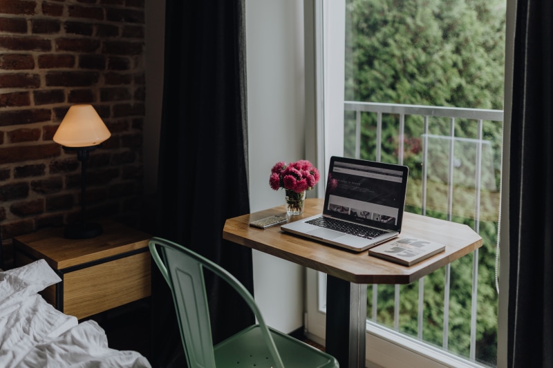 5K, workplace, houseplant, furniture, wooden desk, cappucino, industrial, indoors, absence, transparent, no people, girl boss, flowers, creative, electric lamp
