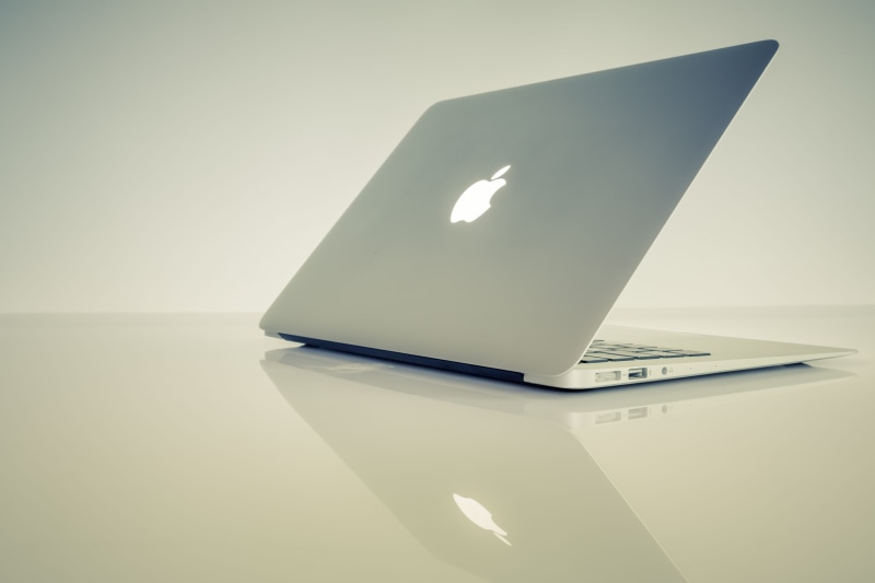 reflection, connection, apple, hardware, table, computer, desktop, 5K, hipster, single object, macbook, office work, mac, lancer, communication, co-working