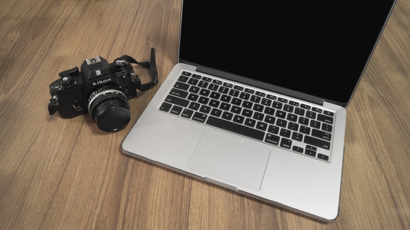communication, cinema, technology, camera, furniture, 4K, wireless technology, laptop, computer keyboard, still life, capture, table, nikon, computer monitor