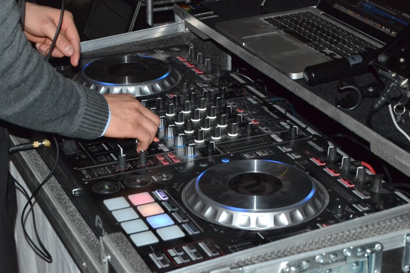 one person, nightclub, control panel, record, performance, 1080P, event, audio Equipment, occupation, party, technology, using, dance And Electronic, human hand