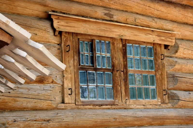 outdoors, glass panes, rich brownwood color, 1080P, wood, building exterior, nature, architecture, wall - building feature, log cabin, window, winter