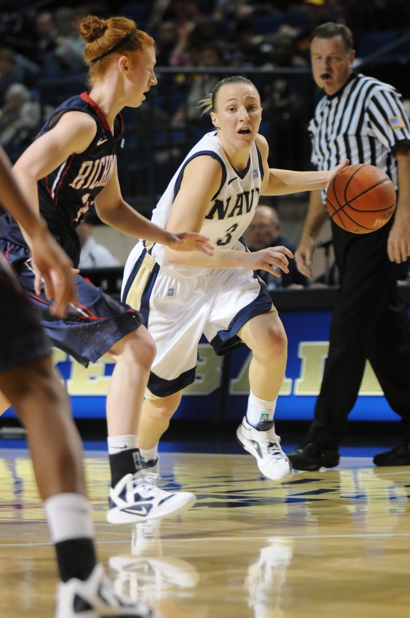 forward, teenager, lifestyles, gym, clothing, playing, people, action, players, dribble, game, 4K, determination, competition, play, baskets, basketball