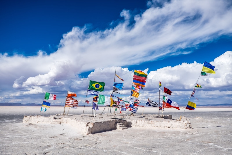 vacations, outdoors, ground, multi colored, land, trip, sea, 4K, beach, wind, assorted, day, holiday, bolivia, environment, salt lake, salar de uyuni