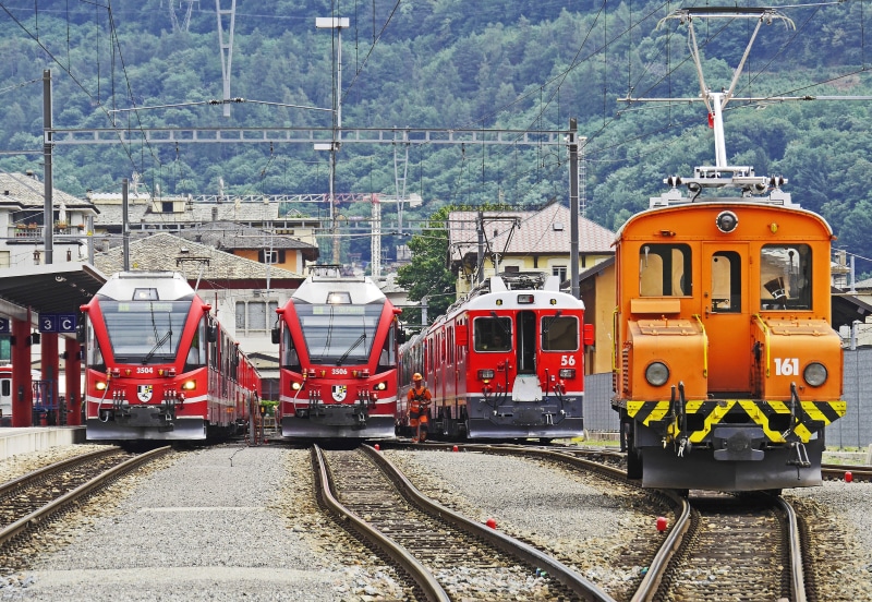 track, railroad track, cross-border, tirano, cable car, platform, railway, transportation, italy, stadler, architecture, arrival, mode of transportation