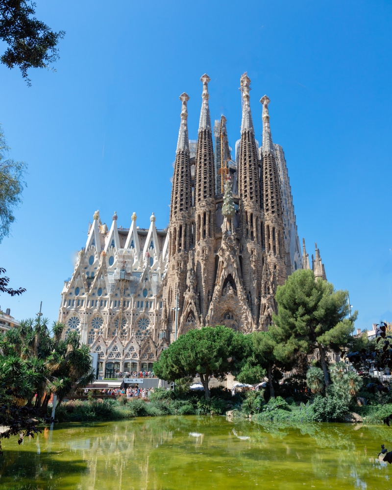 travel, sky, the past, pond, infrastructure, church, 5K, place of worship, spirituality, built structure, tree, barcelona, day, history, ancient civilization
