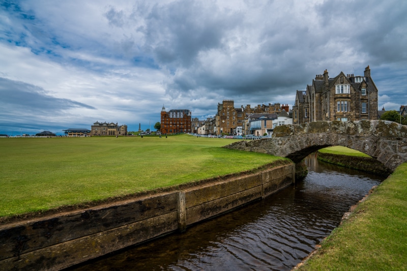 outdoors, travel destinations, golf, water, old, no people, building, tourism, cloud - sky, the past, plant, travel, city, built structure, sky, building exterior