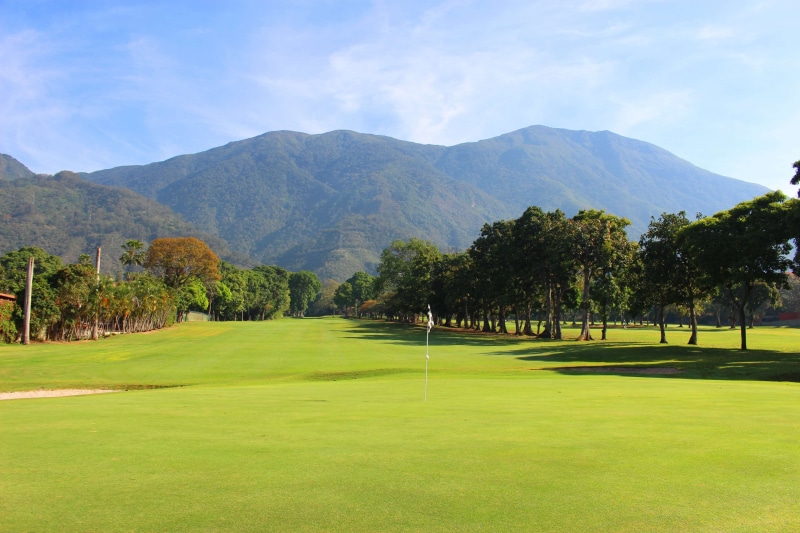 landscape, no people, leisure activity, plant, beauty in nature, tranquil scene, sport, nature, green - golf course, activity, golf, golf course, mountain