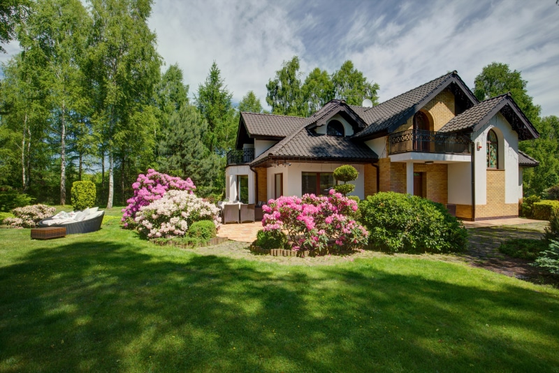 landscaped, front or Back Yard, villa, home Ownership, ornamental Garden, wood - Material, residential District, trees, mansion, sky, facade, built Structure