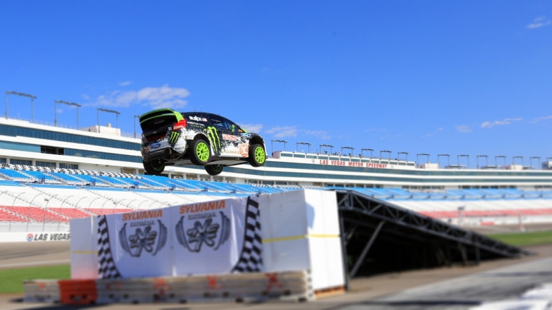 graffiti, car, arts culture and entertainment, travel, 1080P, clear sky, green, architecture, motor vehicle, Ford Fiesta, stunts, no people, sunlight