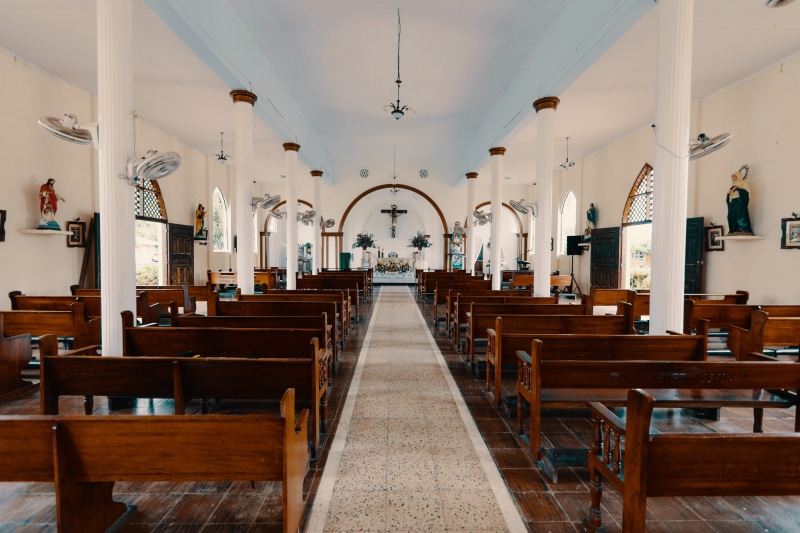 spirituality, places, fe, luxury, pew, chruch, lighting equipment, no people, empty, place of worship, chair, religious, setting, 5K, seat, wood - material