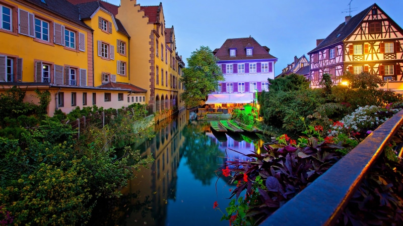 built structure, no people, canal, landmark, town, urban area, evening, tourist attraction, water, residential district, 4K, reflection, tree, city, plant
