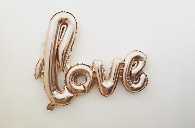 decoration, love, ring, birthday, ornate, heart, single object, gold colored, geburtstag, close-up, bracelet, rosegold, copy space, wall, still life, liebe