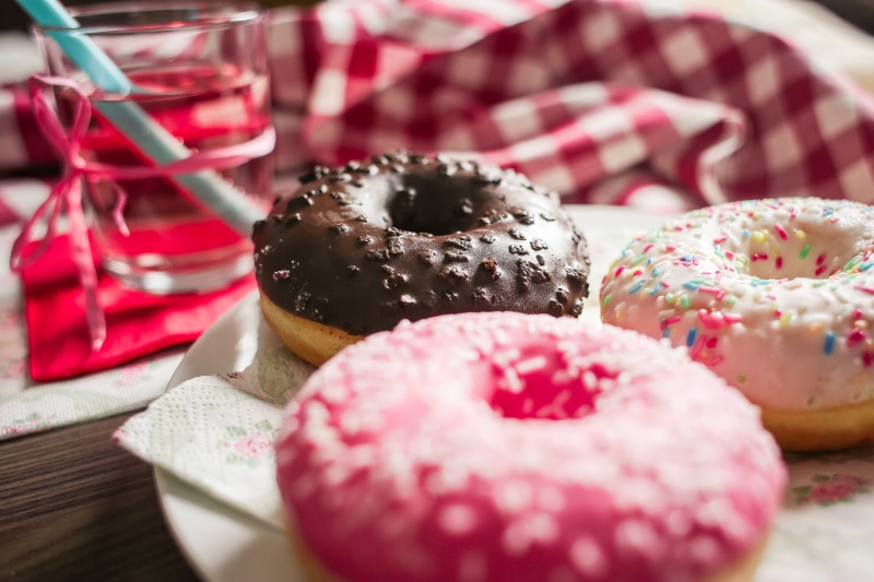 glazed, icing, still life, bakery, ready-to-eat, close-up, chocolate, food, red, snack, sugar, table, cake, sweet Food, food and drink, selective focus