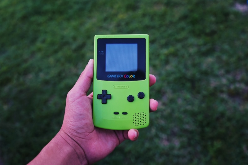photography themes, focus on foreground, 5K, finger, mario, color, gameboy, wireless technology, screen, device, game device, real people, game console