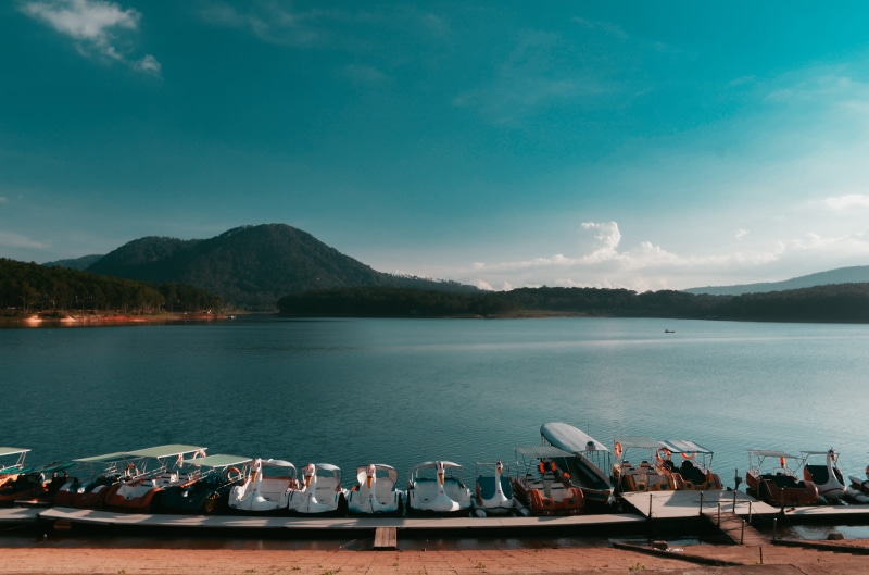 outdoors, da lat, 4K, person, nature, port, transportation, beauty in nature, landscape, no people, bay, day, viet nam, vessel, human, mountain range