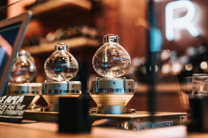 background, coffee, bar - drink establishment, close-up, indoors, no people, reflection, refreshment, drink, selective focus, business, group of objects