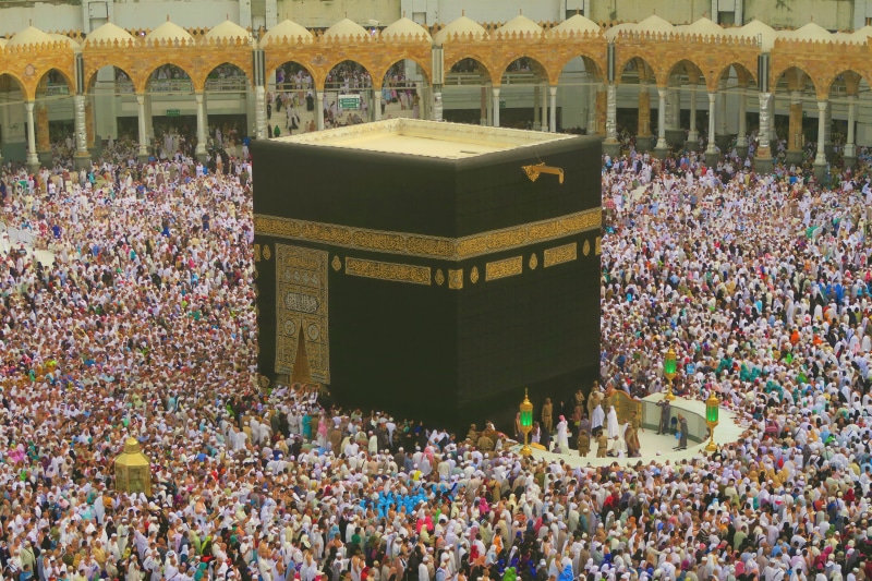 architecture, arch, the pilgrims guide, men, adult, real people, group of people, crowd, travel, lifestyles, masjid, the past, kaaba, 5K, islam, history
