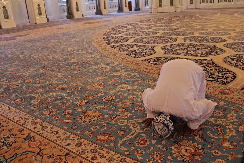 indoors, prayer, amazing, carpet, carpet - decor, golden, holy, architecture, building, 2K, lifestyles, mosaic, ornate, textile, pray, design, real people