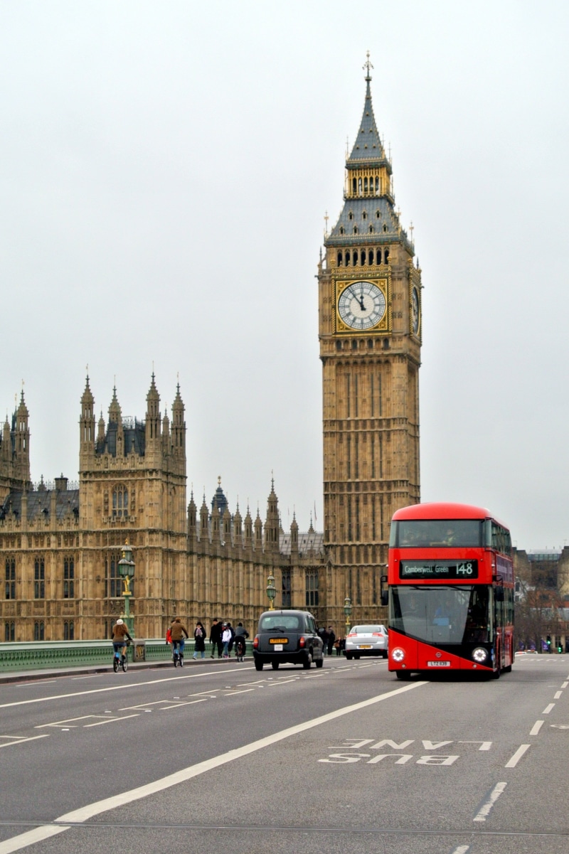 water, skyline, bus, capital, 2K, landmark, london city, landscape, government, national, motion, building exterior, travel, famous, river, kingdom, outdoor